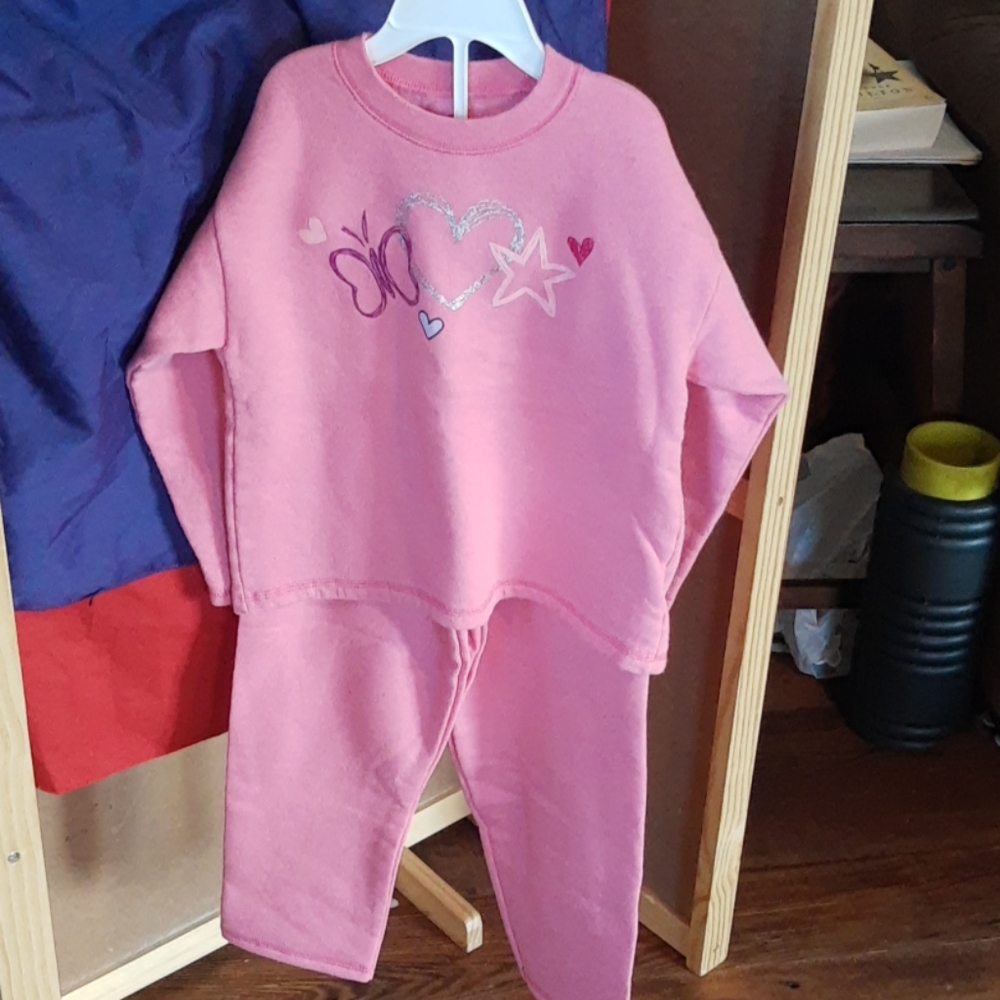 NWOT 5T sweat suit